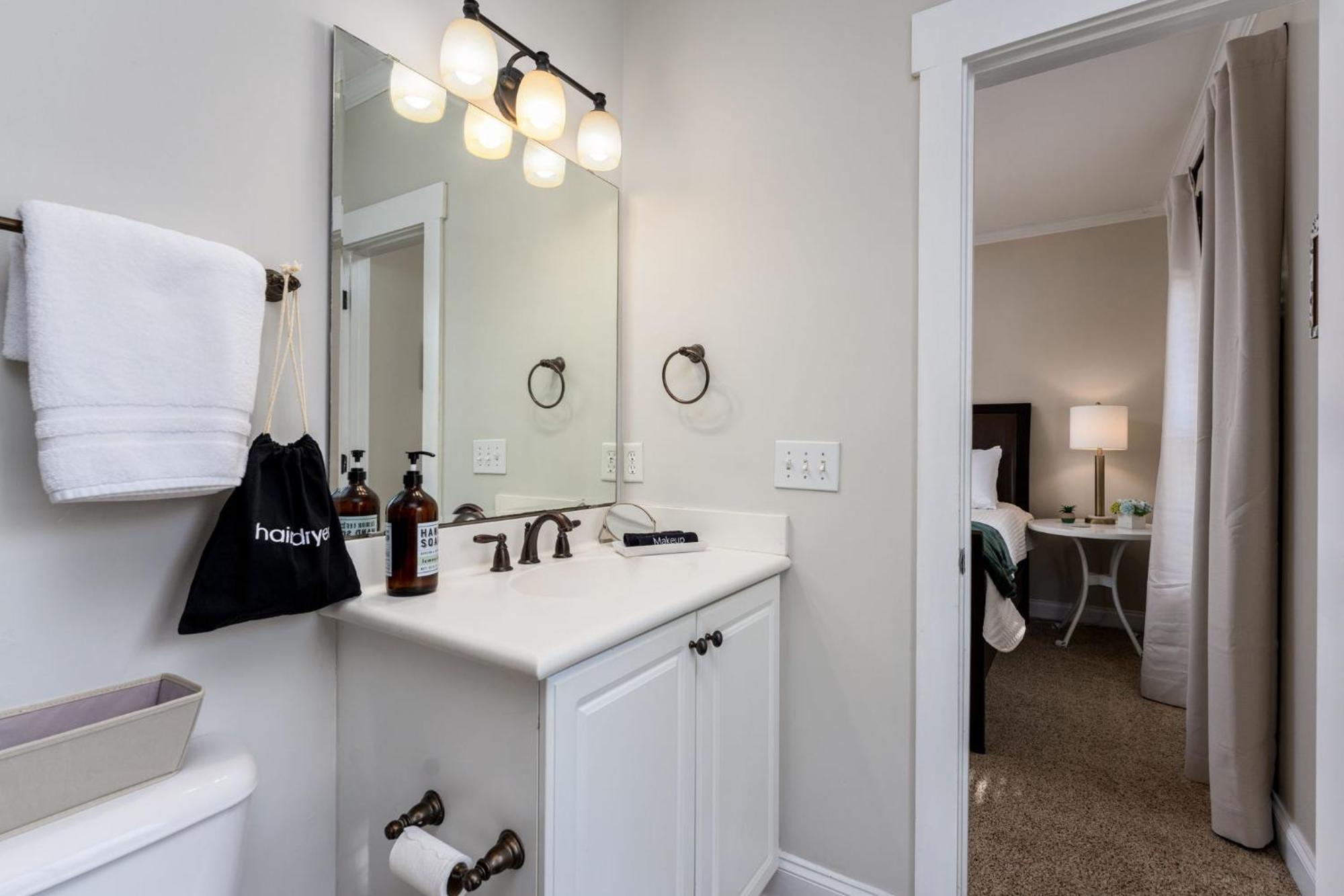 Downtown Wilmington Home ~ Pet Friendly Екстер'єр фото