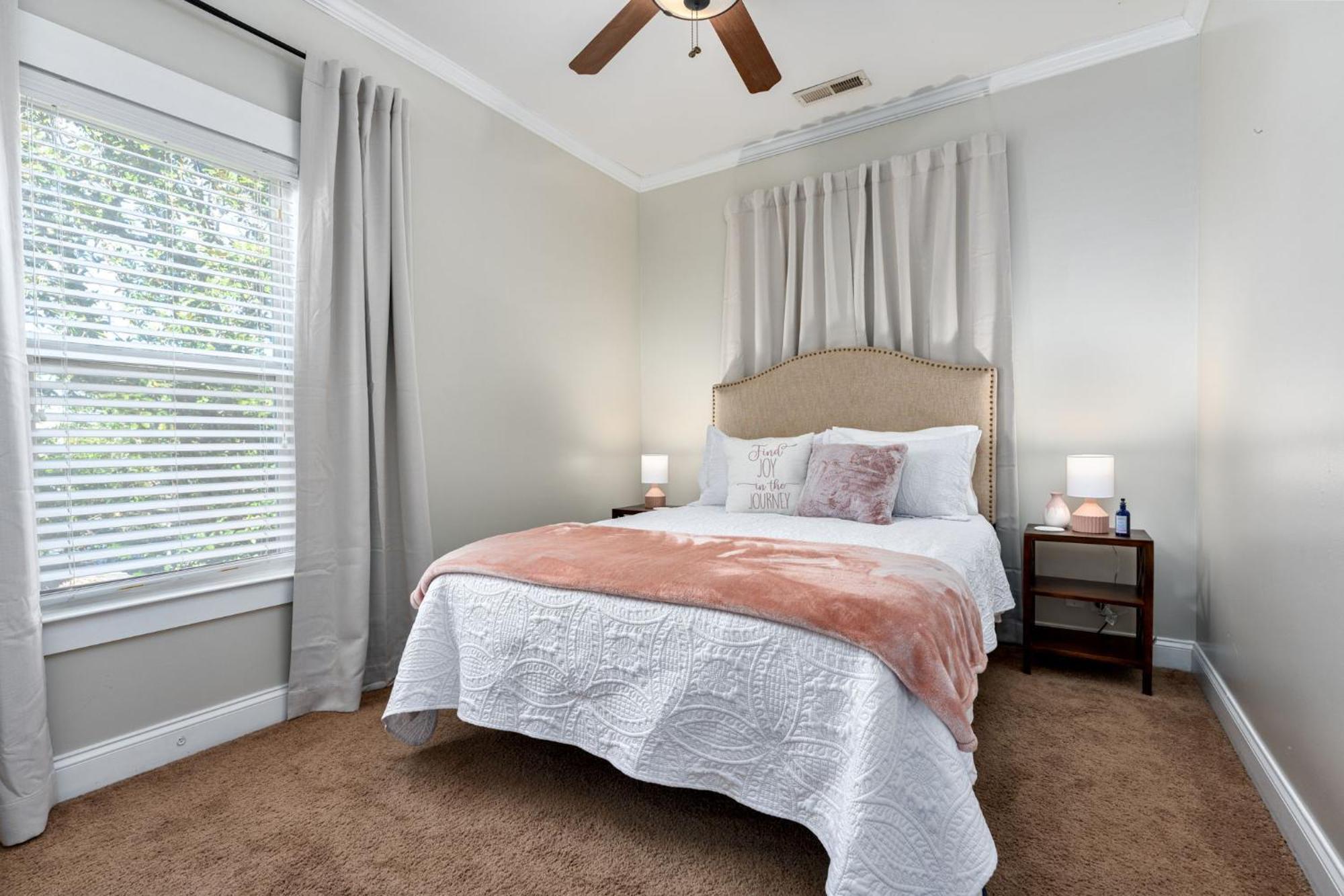 Downtown Wilmington Home ~ Pet Friendly Екстер'єр фото