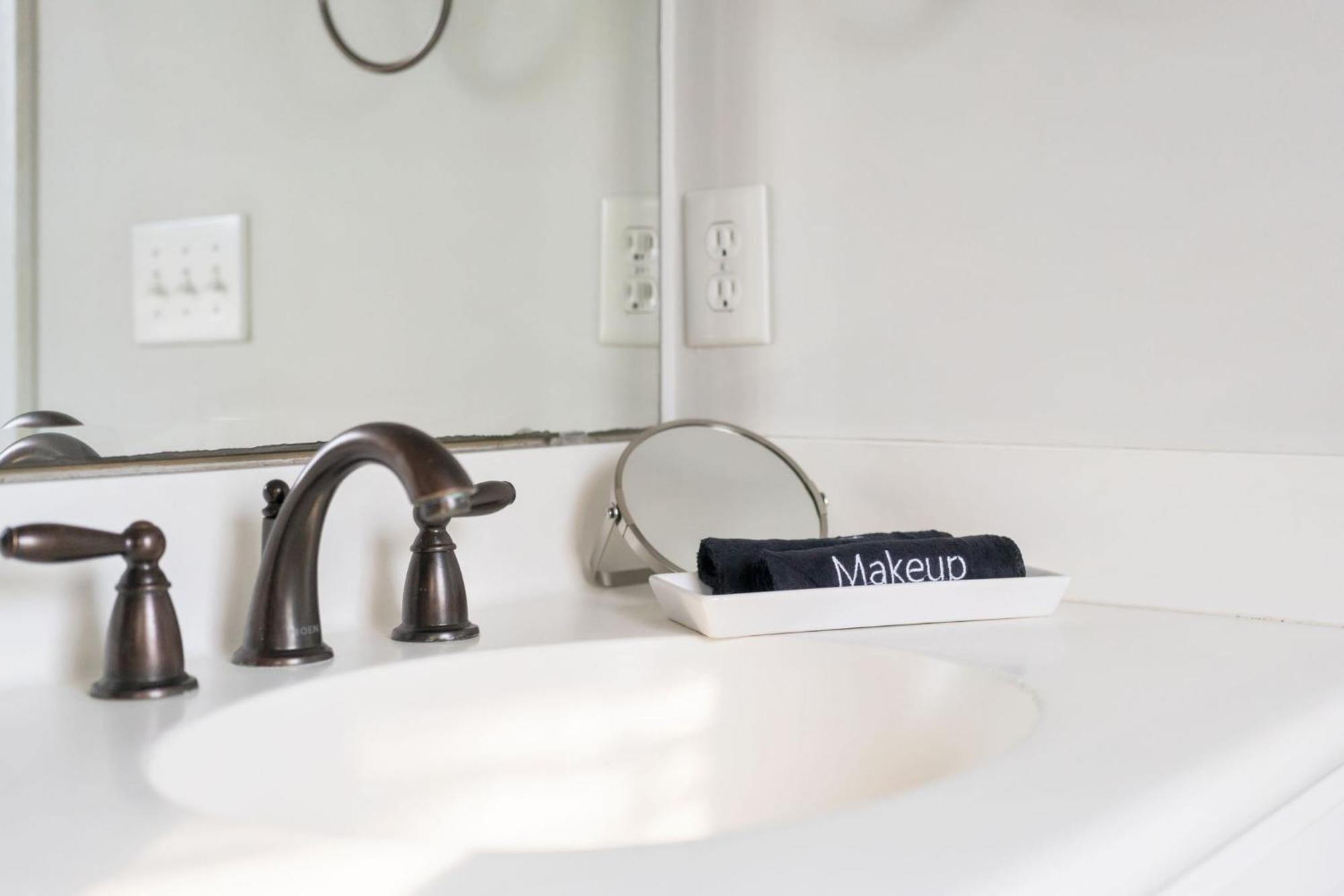 Downtown Wilmington Home ~ Pet Friendly Екстер'єр фото
