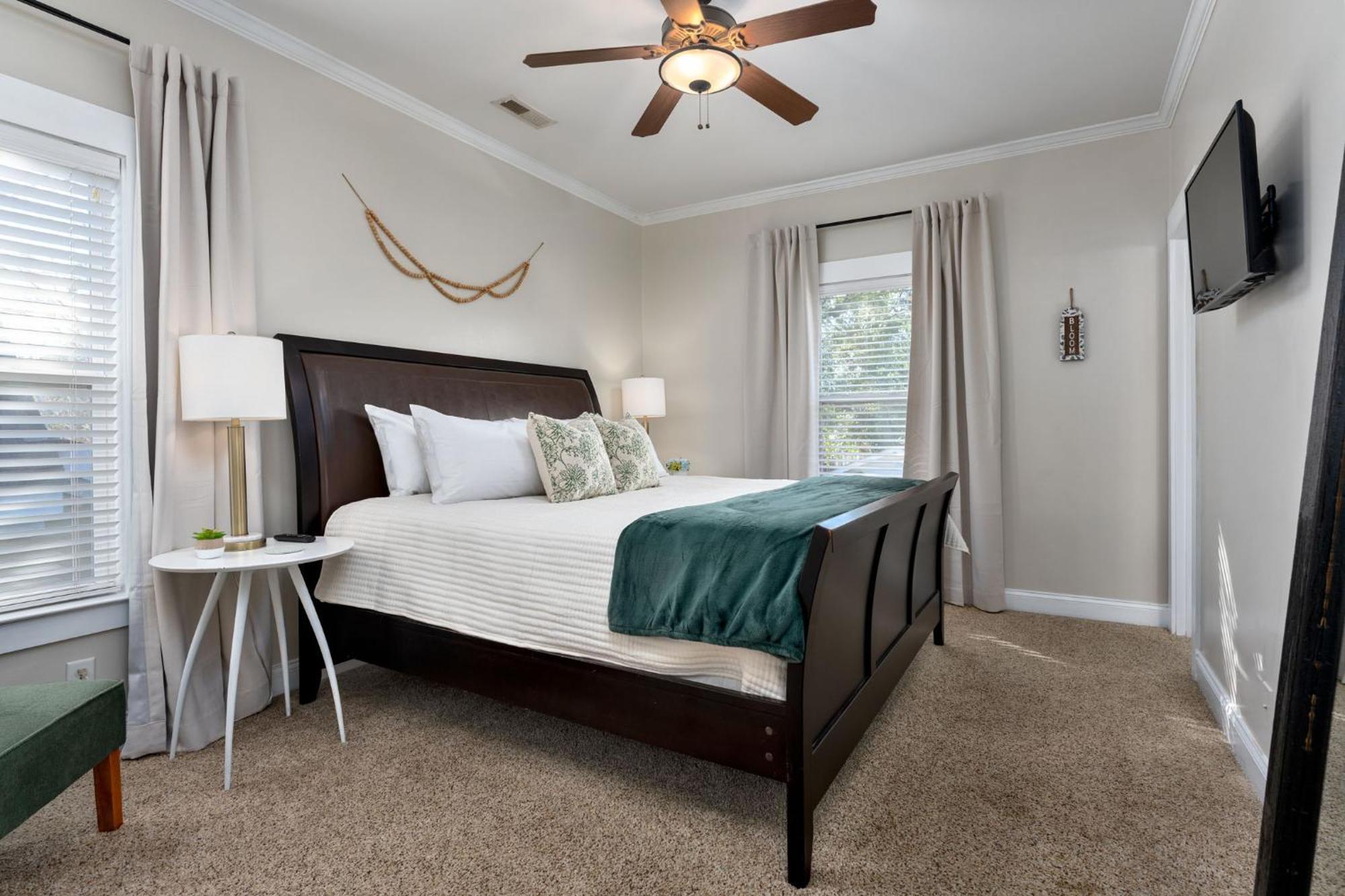 Downtown Wilmington Home ~ Pet Friendly Екстер'єр фото